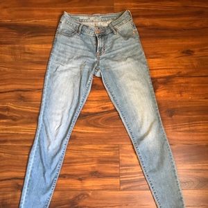 Super skinny mid rise jeans